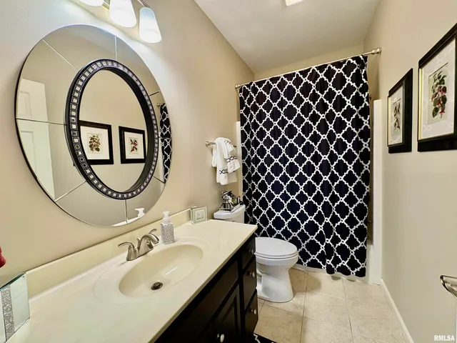 $399,900 | 25 Eleanor Lane, Jacksonville, IL 62650