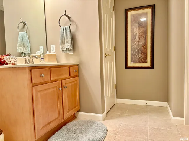 $399,900 | 25 Eleanor Lane, Jacksonville, IL 62650