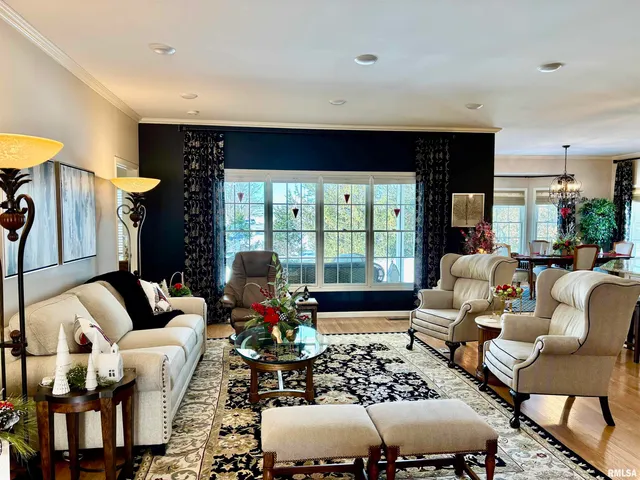 $399,900 | 25 Eleanor Lane, Jacksonville, IL 62650