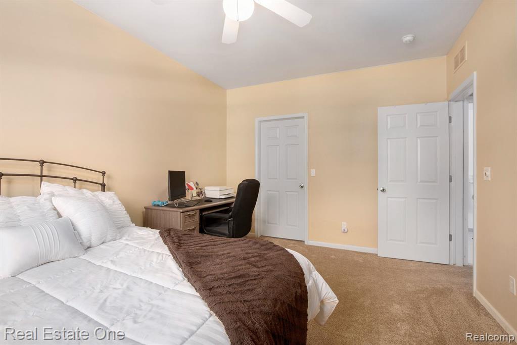 1948 Flagstone Circle Rochester, MI 48307 - Photo 19 of 25