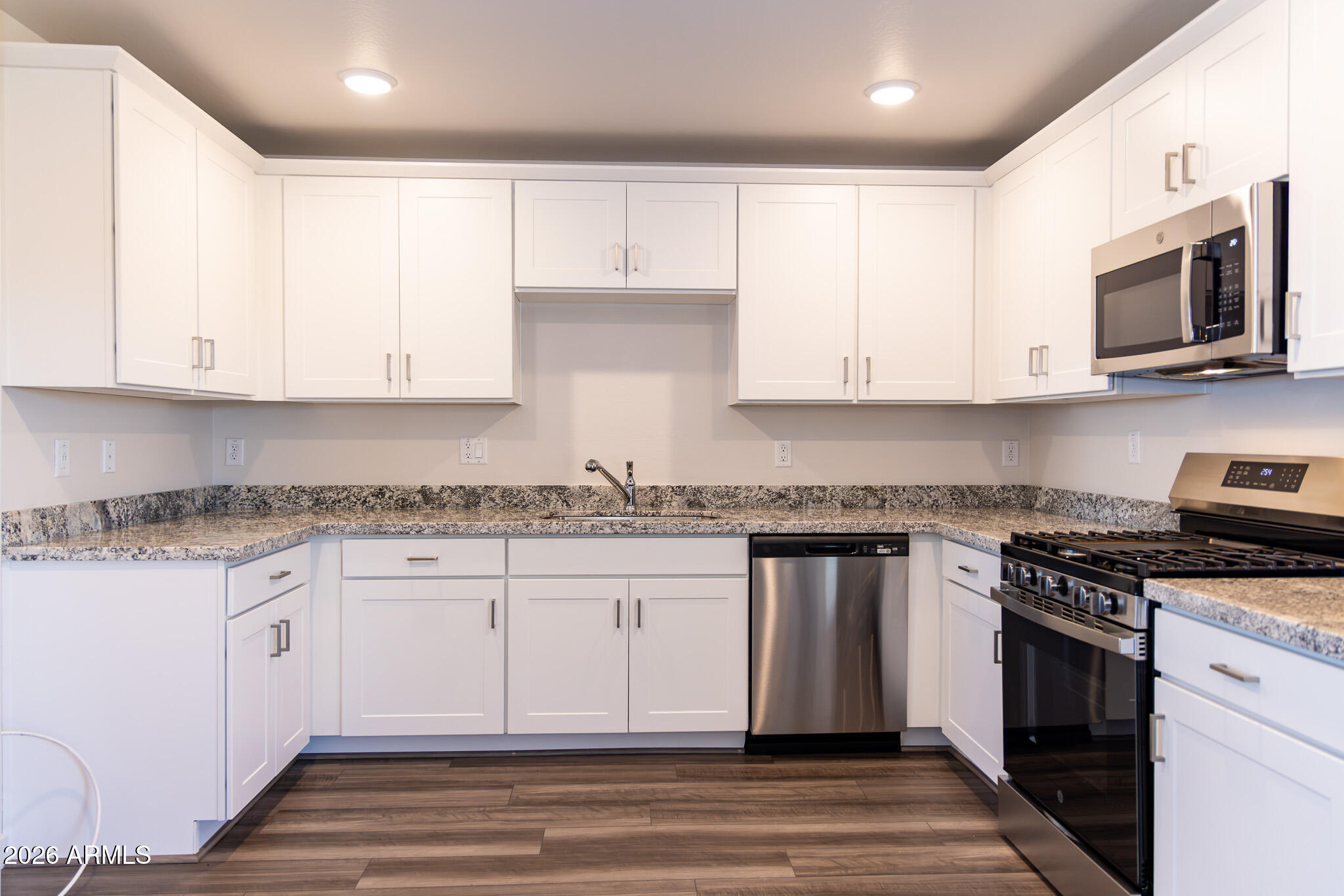 17155 North Lariat Road Maricopa, AZ 85138 - Photo 9 of 52 Kitchen