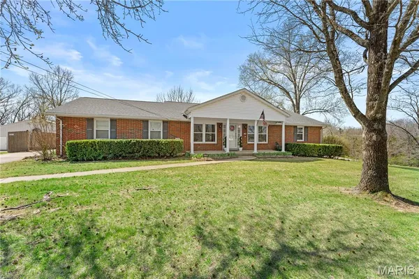 $379,900 | 11788 Kingston Drive, Festus, MO 63028