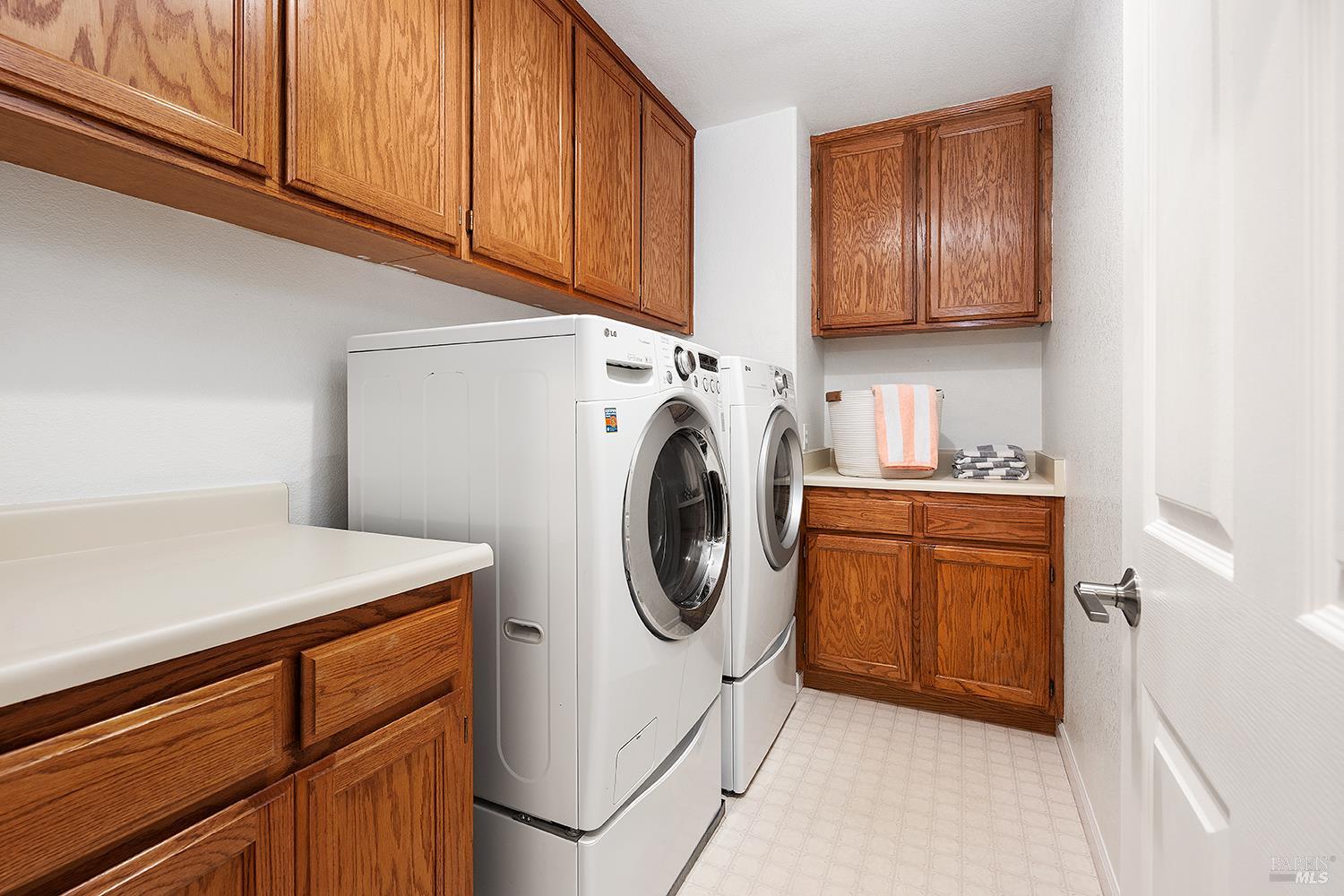 3991 Haven Court Sebastopol, CA 95472 - Photo 23 of 60 a utility room with sink dryer and washer