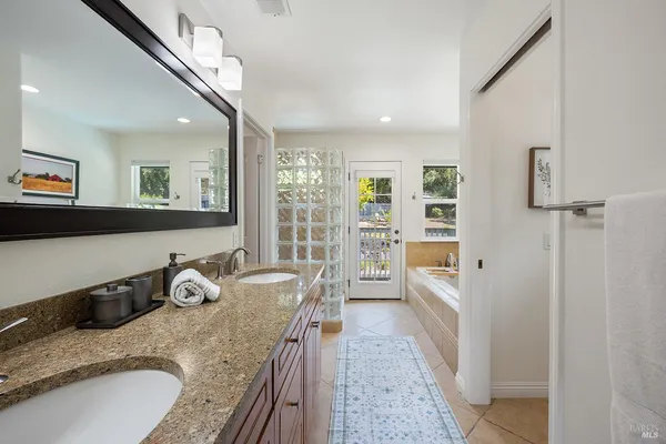 $1,645,000 | 3991 Haven Court, Sebastopol, CA 95472