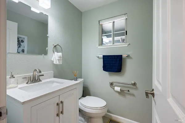 $1,645,000 | 3991 Haven Court, Sebastopol, CA 95472