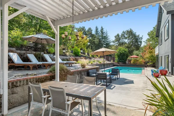 $1,645,000 | 3991 Haven Court, Sebastopol, CA 95472