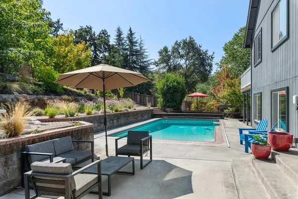 $1,645,000 | 3991 Haven Court, Sebastopol, CA 95472