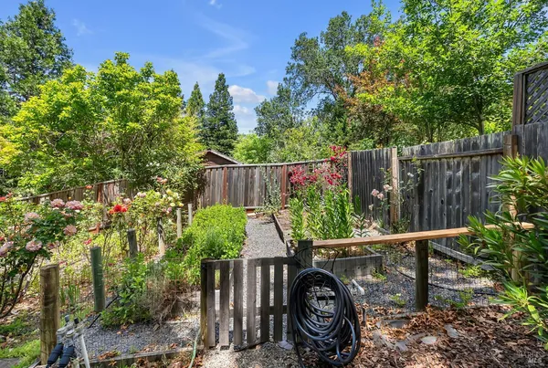 $1,645,000 | 3991 Haven Court, Sebastopol, CA 95472