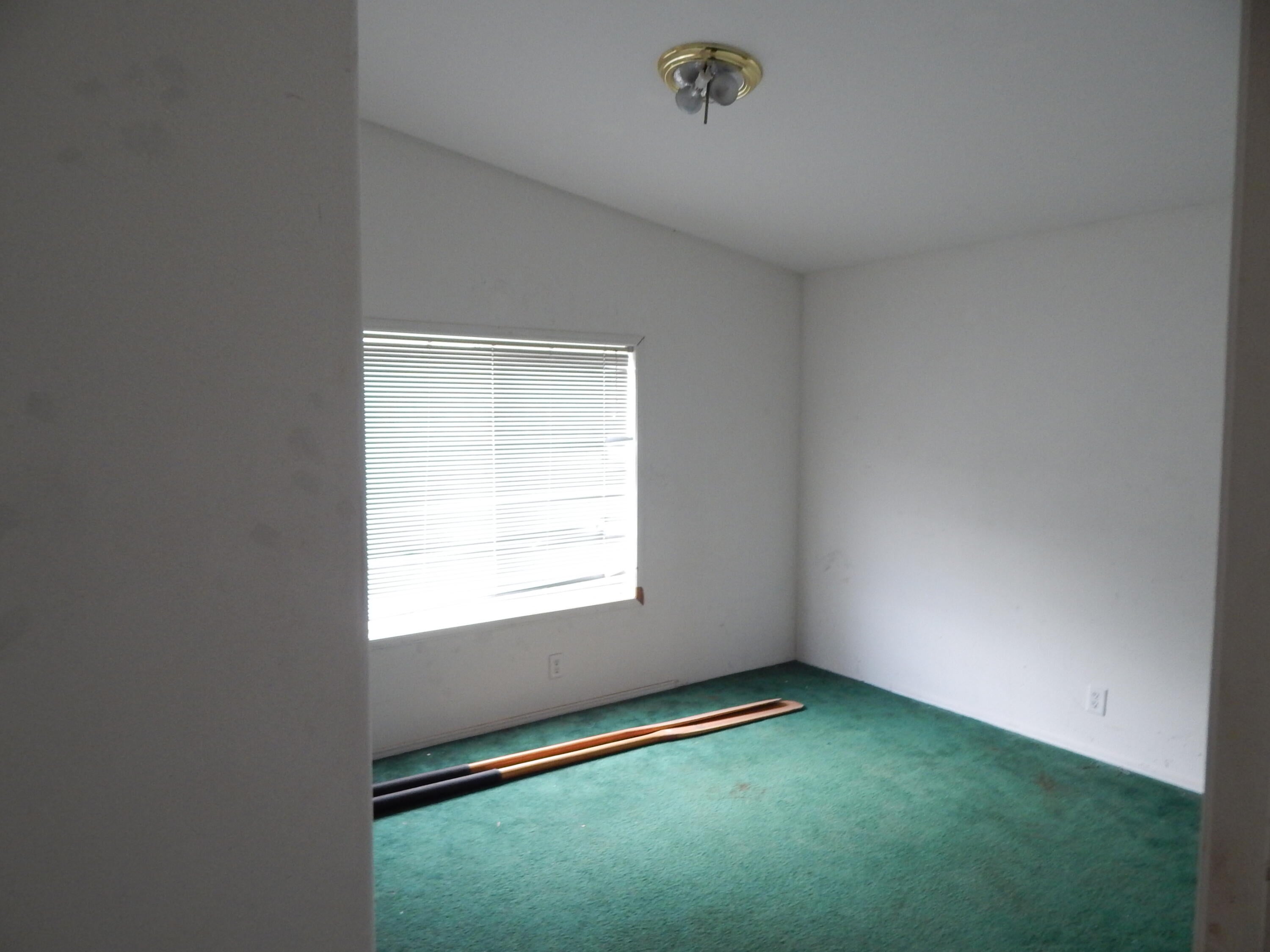 20555 Sawyer Road Shady Cove, OR 97539 - Photo 9 of 16 All bedrooms have wall closets
