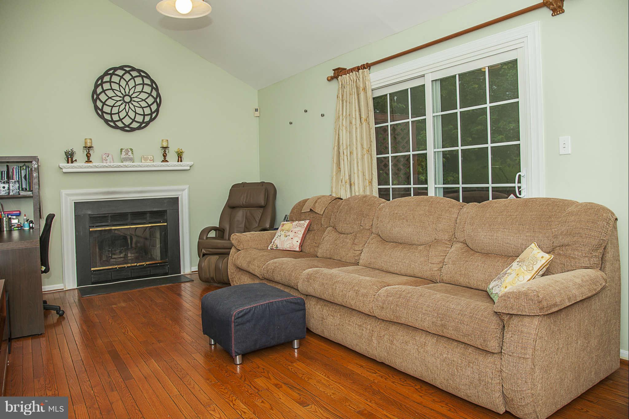 515 Norcross Way Silver Spring, MD 20904 - Photo 14 of 28 Family Room1