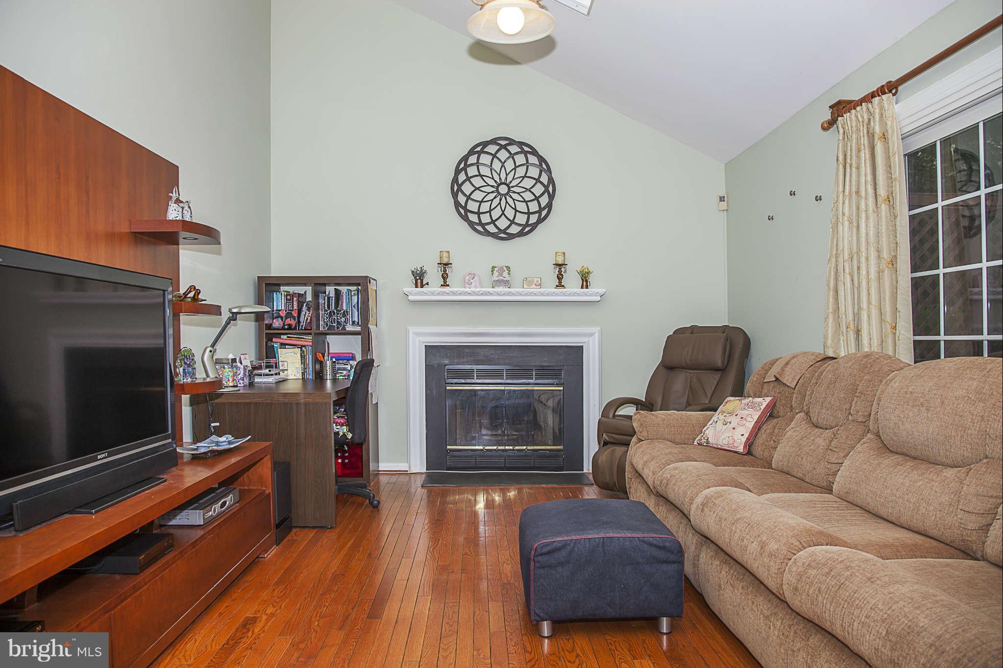 515 Norcross Way Silver Spring, MD 20904 - Photo 15 of 28 Family Room2