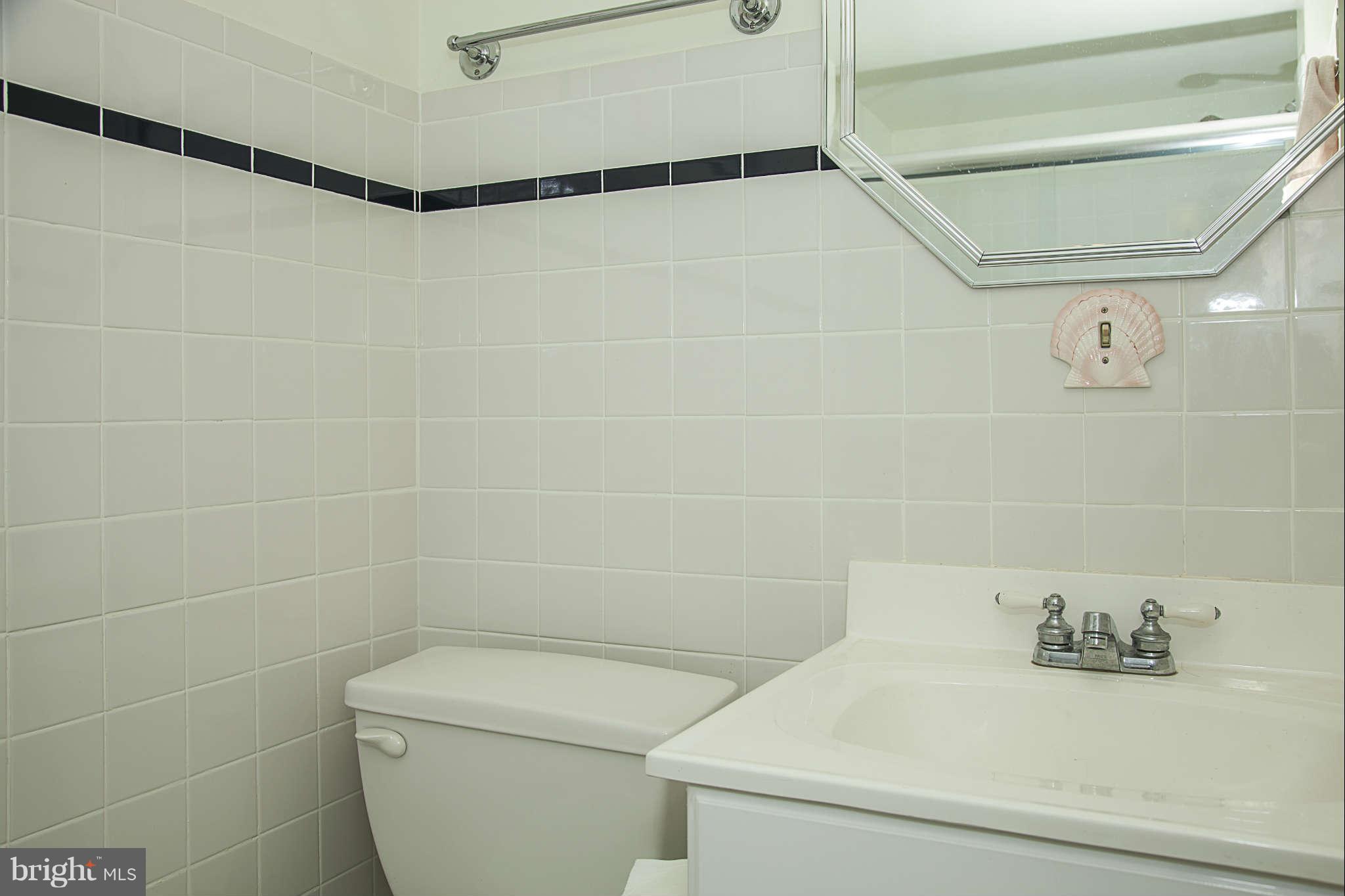 515 Norcross Way Silver Spring, MD 20904 - Photo 25 of 28 Laundry room