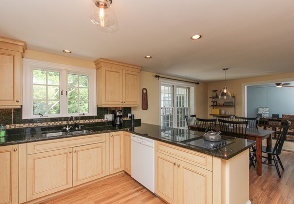 2 Thaxton Road Beverly, MA 01915 - Photo 3 of 19 Gallery Image 3