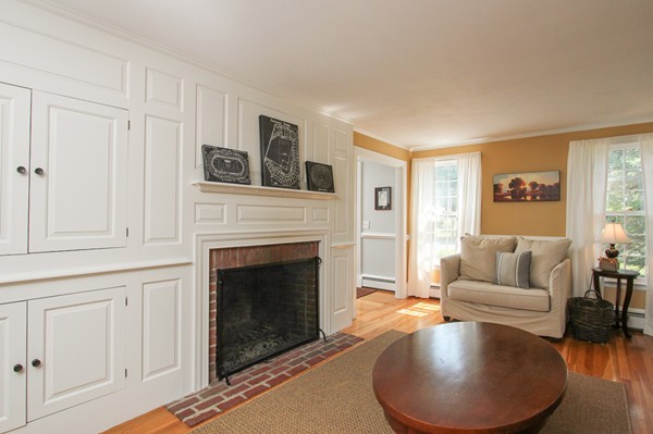 2 Thaxton Road Beverly, MA 01915 - Photo 7 of 19 Gallery Image 7