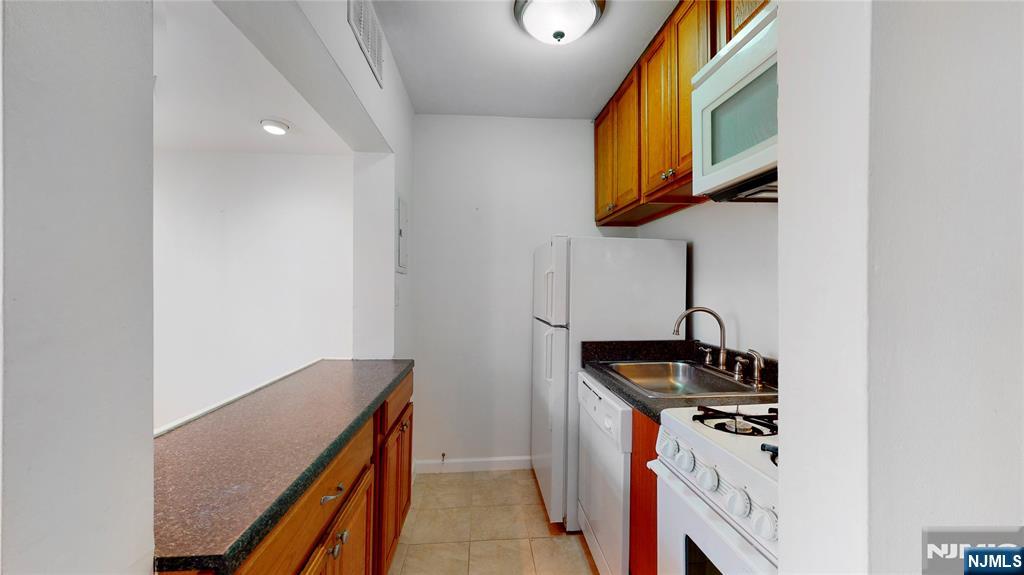 450 River Road, Unit C Nutley, NJ 07110 - Photo 11 of 14