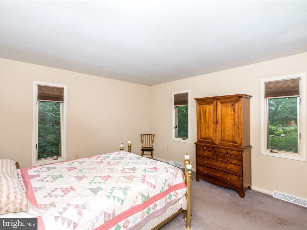 916 Forest Road Lancaster, PA 17601 - Photo 14 of 28 Gallery Image 14