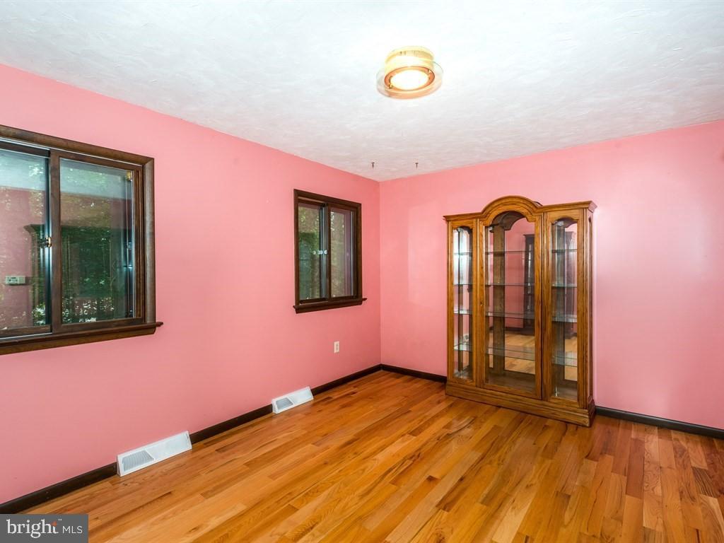 916 Forest Road Lancaster, PA 17601 - Photo 10 of 28 Gallery Image 10