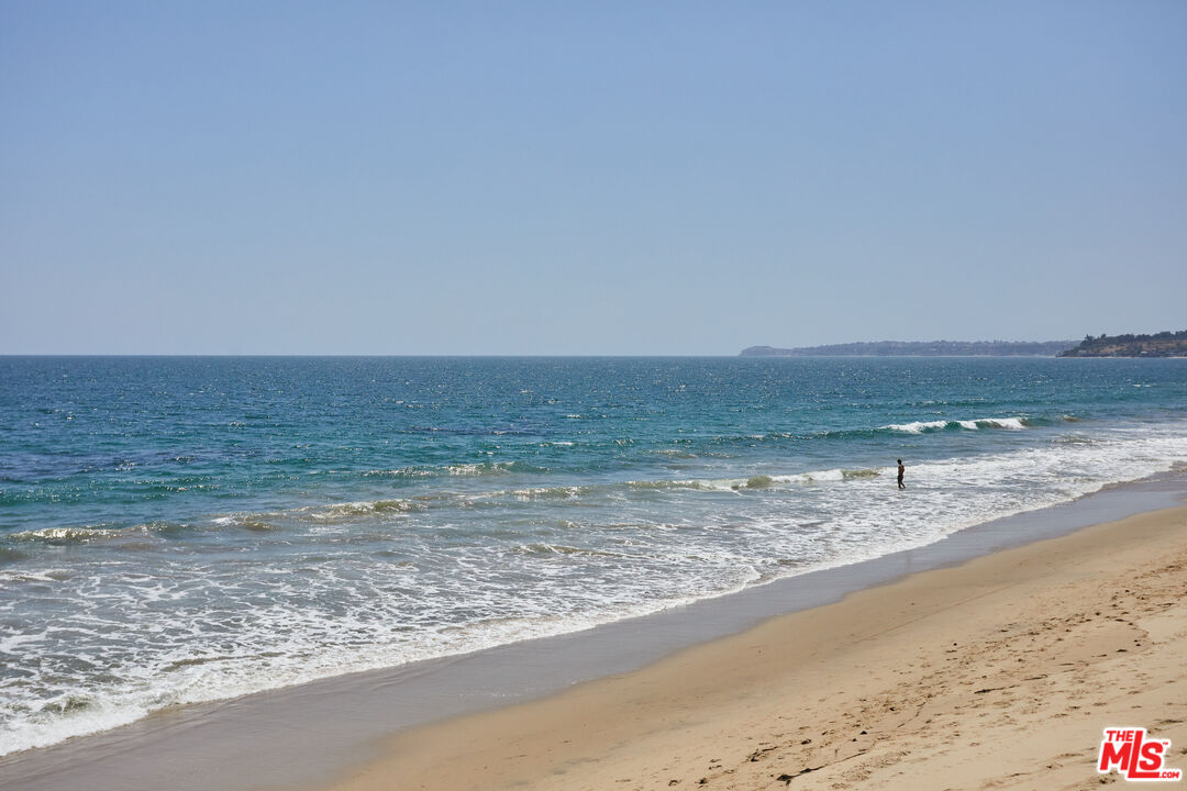 25110 Malibu Road Malibu, CA 90265 - Photo 22 of 28 a view of a ocean view