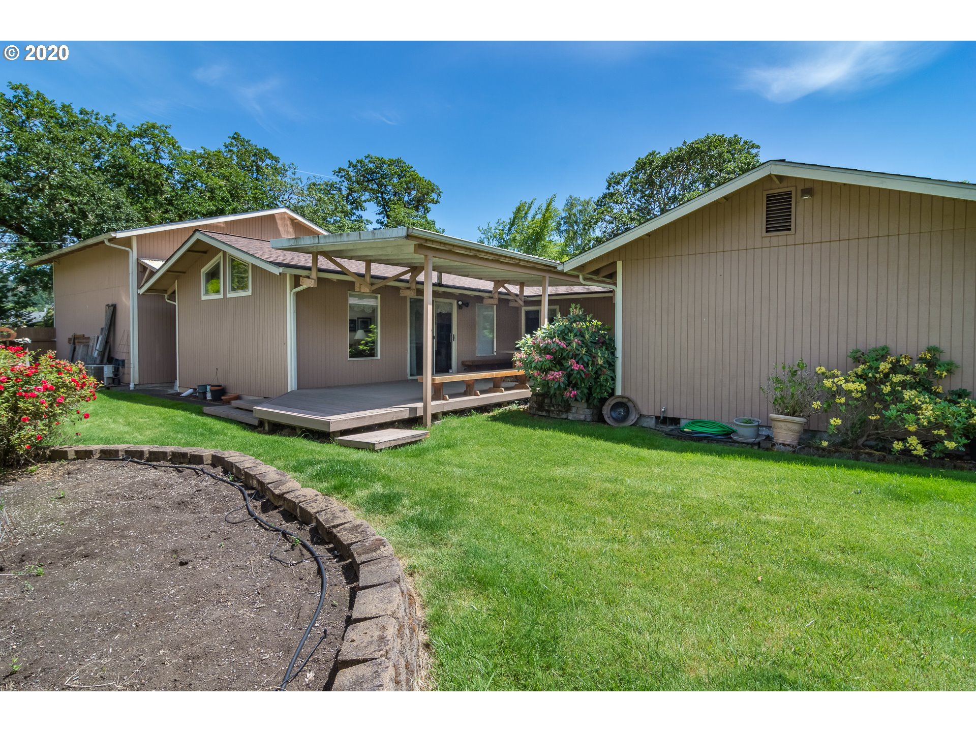 600 Page Road Winchester, OR 97495 - Photo 2 of 21 Gallery Image 2