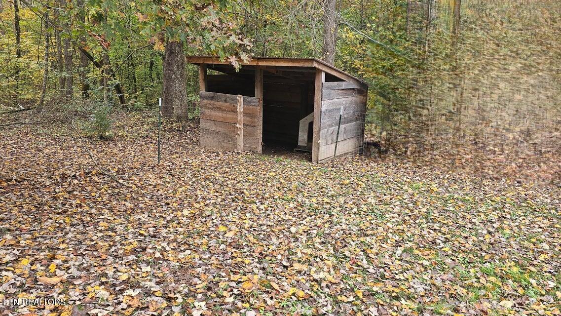 273 Henry Bidwell Road Decatur, TN 37322 - Photo 3 of 27 20251120163000928664000000-o