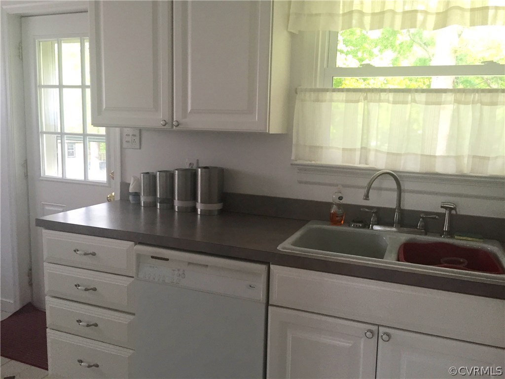 2707 Fruehauf Road Henrico, VA 23228 - Photo 3 of 13 Gallery Image 3