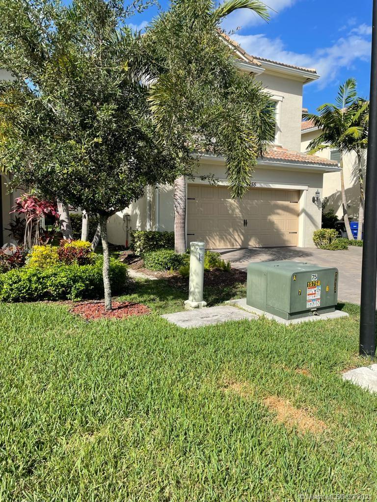 4255 Large Leaf Lane Hollywood, FL 33021 - Photo 2 of 12