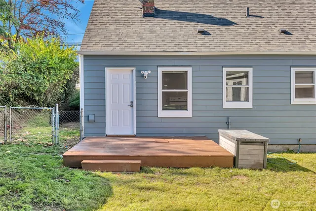 $599,988 | 12230 68th Avenue South, Seattle, WA 98178