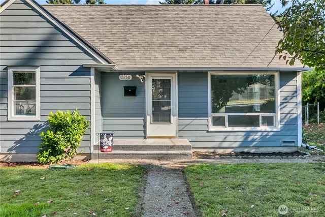 $599,988 | 12230 68th Avenue South, Seattle, WA 98178