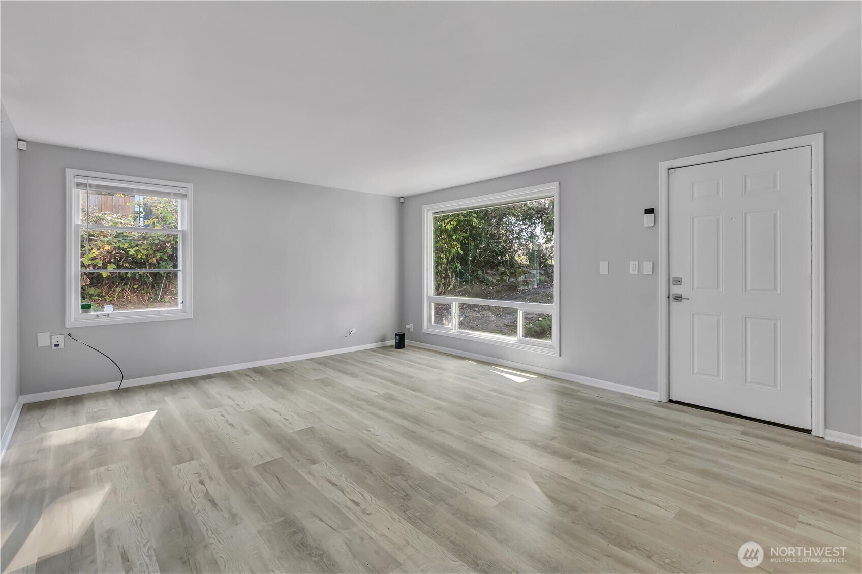 12230 68th Avenue South Seattle, WA 98178 - Photo 6 of 20