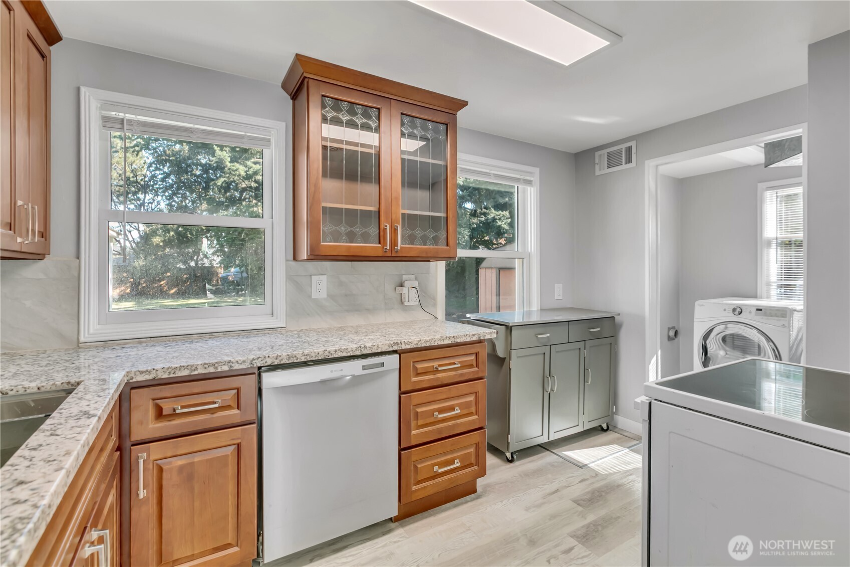 12230 68th Avenue South Seattle, WA 98178 - Photo 7 of 20