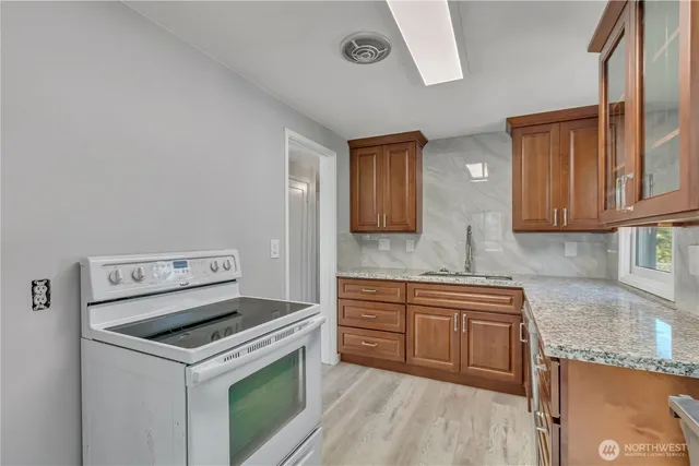 $599,988 | 12230 68th Avenue South, Seattle, WA 98178