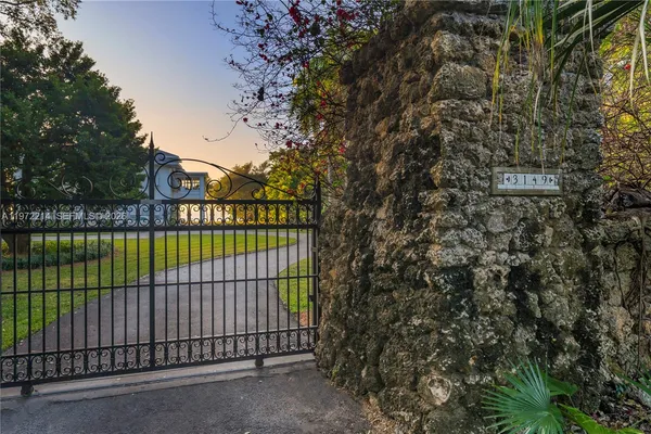 $110,000,000 | 3149 Brickell Avenue, Miami, FL 33133