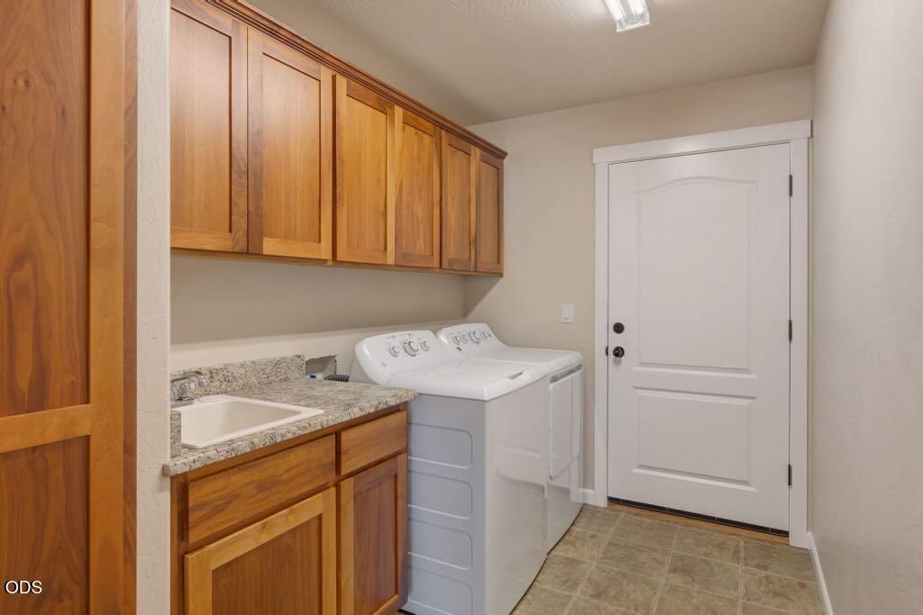172 Southeast Yorktown Road Grants Pass, OR 97527 - Photo 21 of 27 Gallery Image 21