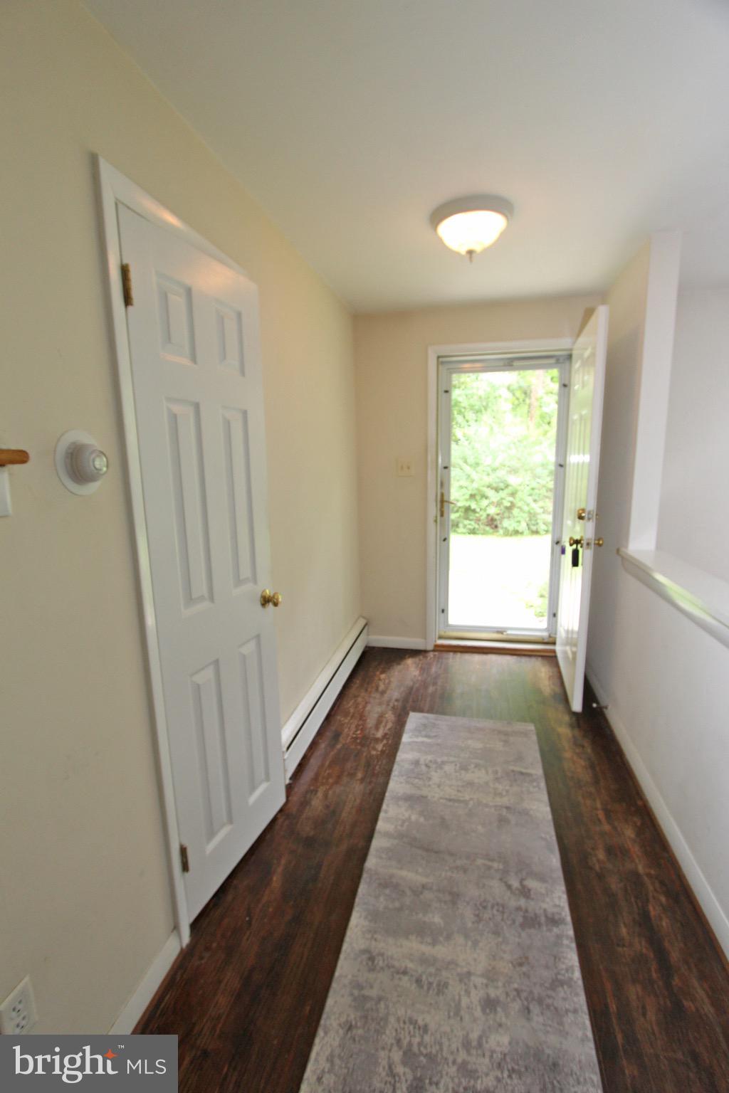 649 Pugh Road Wayne, PA 19087 - Photo 3 of 30
