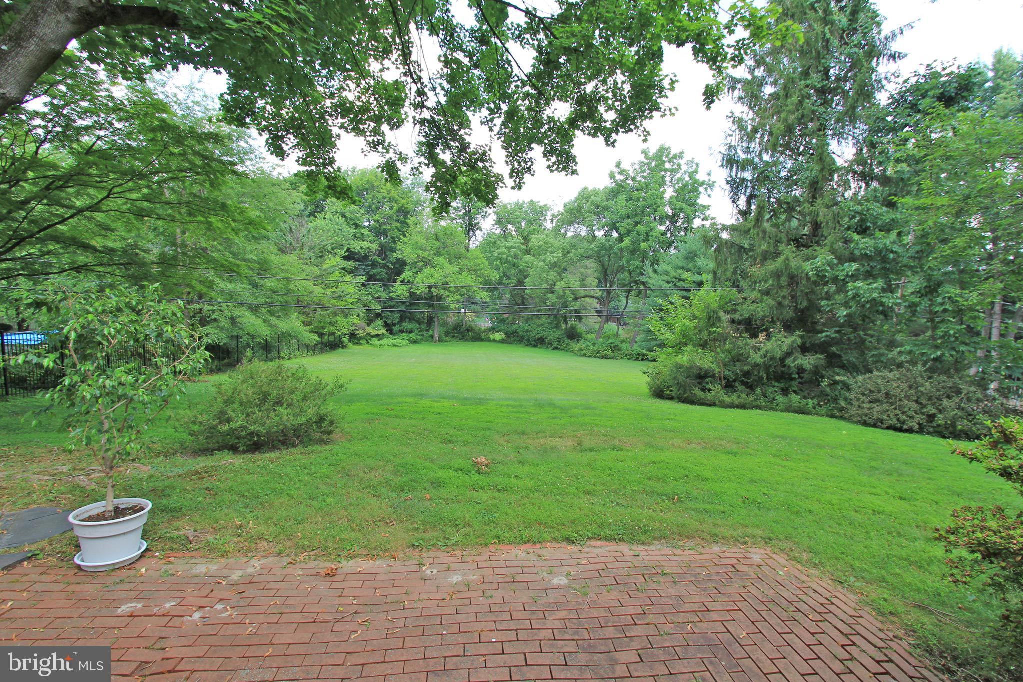 649 Pugh Road Wayne, PA 19087 - Photo 8 of 30