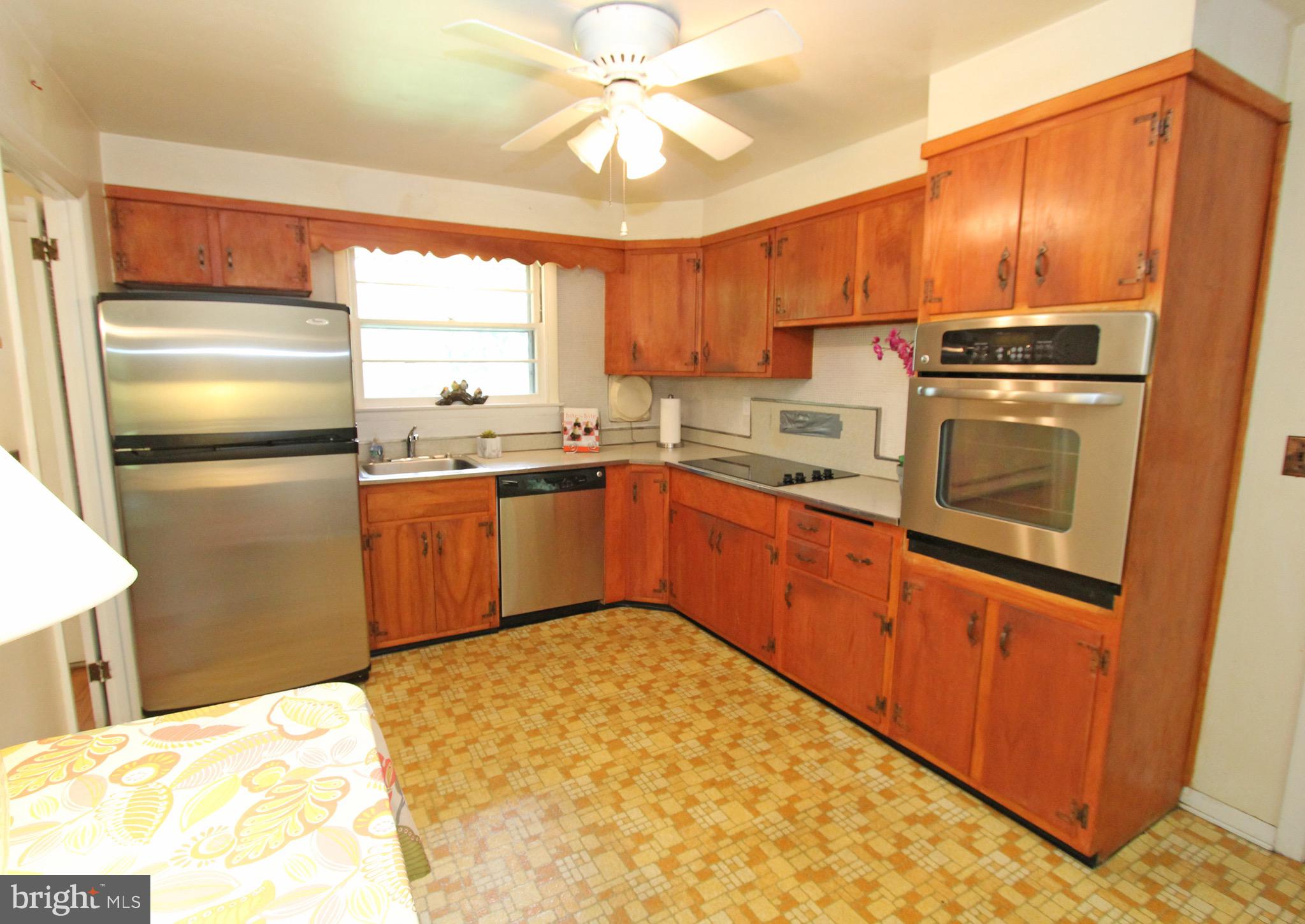 649 Pugh Road Wayne, PA 19087 - Photo 9 of 30