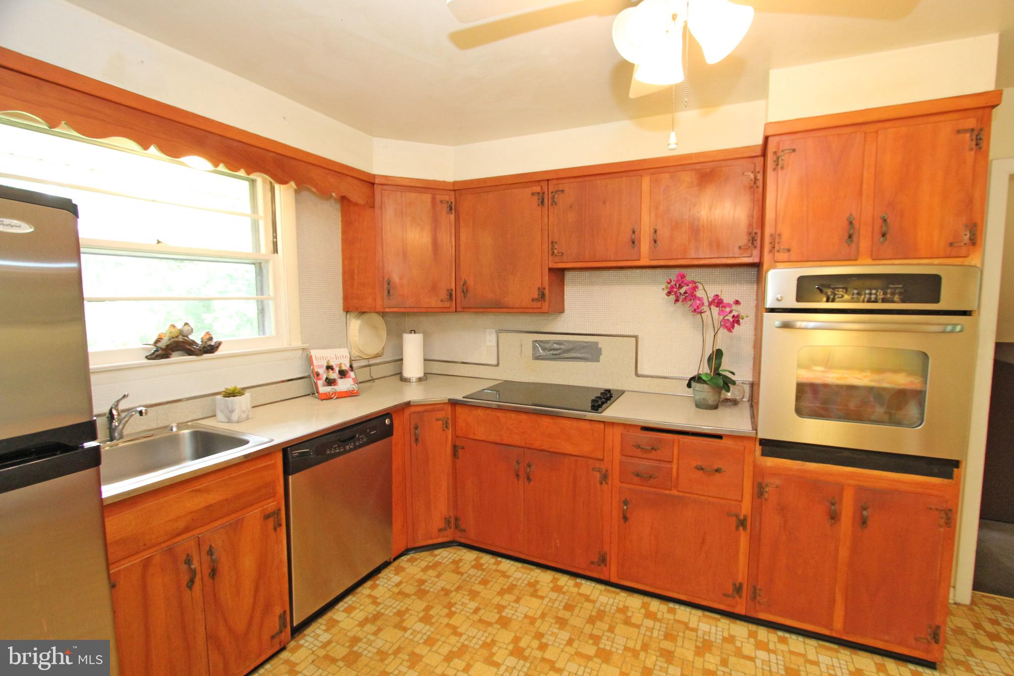649 Pugh Road Wayne, PA 19087 - Photo 10 of 30