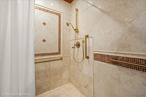 $725,000 | 570 Hillside Court, Barrington, IL 60010