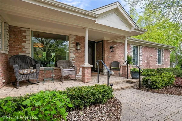 $725,000 | 570 Hillside Court, Barrington, IL 60010