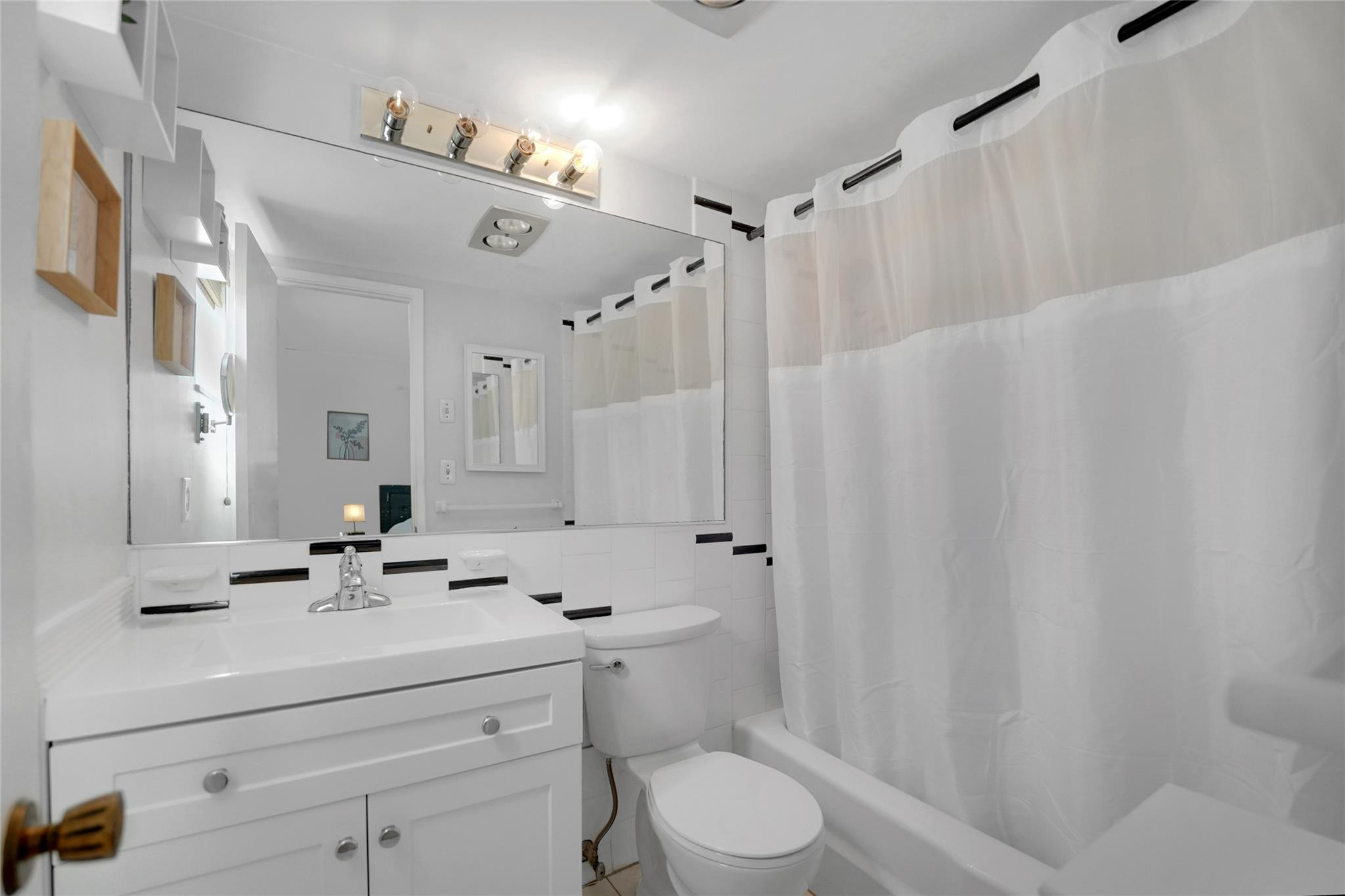 257 South Cypress Road, Unit 401 Pompano Beach, FL 33060 - Photo 5 of 34 Photo 3