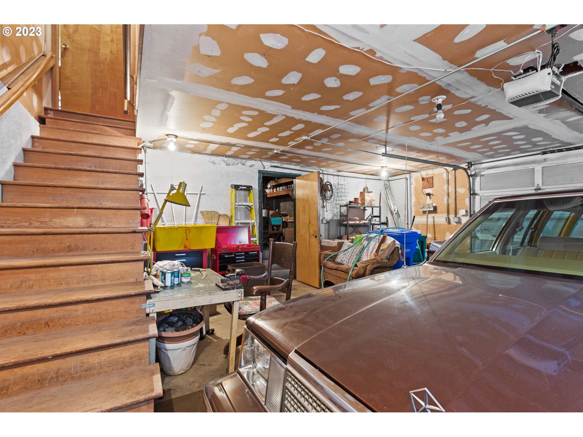 3554 Southwest Falcon Street Portland, OR 97219 - Photo 11 of 23 a view of a room with gym equipment