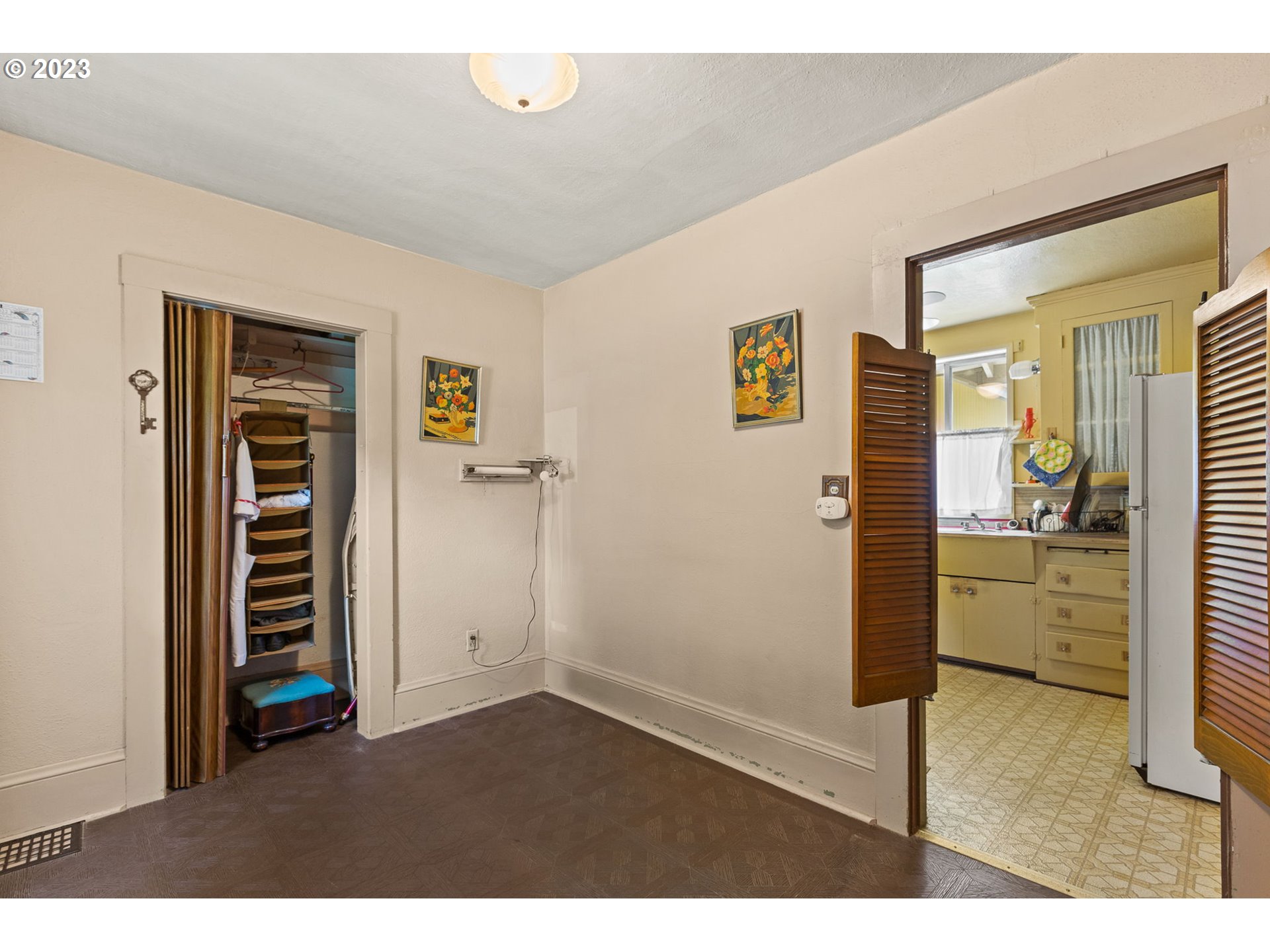 3554 Southwest Falcon Street Portland, OR 97219 - Photo 19 of 23