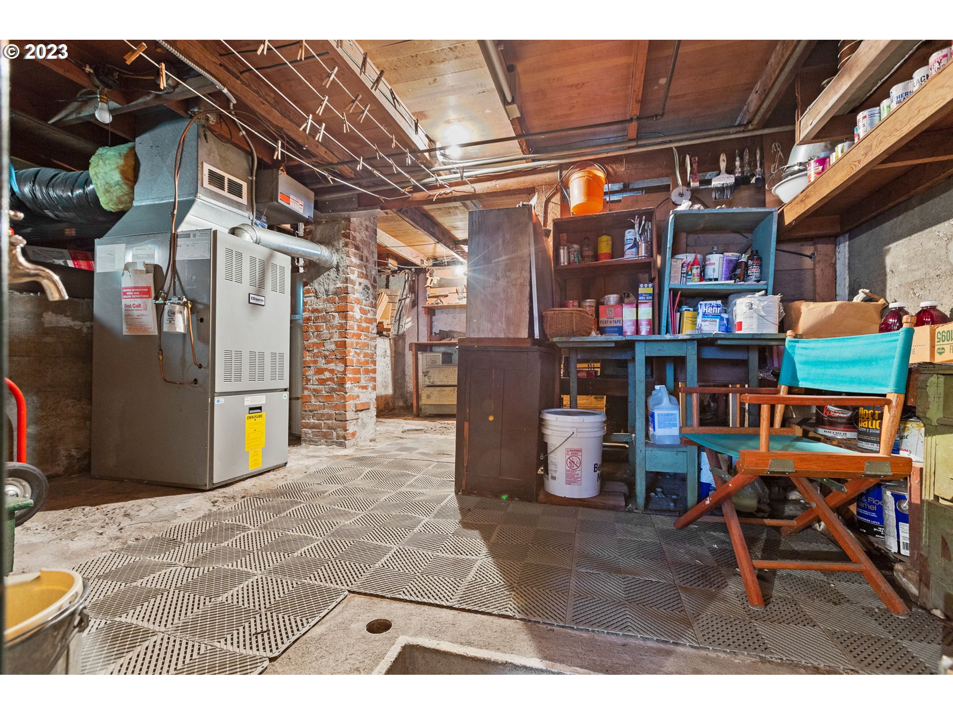 3554 Southwest Falcon Street Portland, OR 97219 - Photo 9 of 23 a view of store room with racks