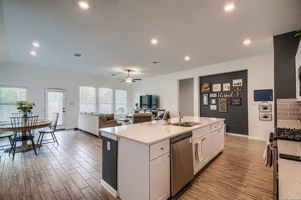 $2,750 | 9523 Norfolk Wheel, San Antonio, TX 78254