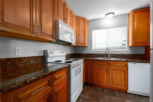 $268,000 | 1811 East Grand Avenue, Unit 175, Escondido, CA 92027