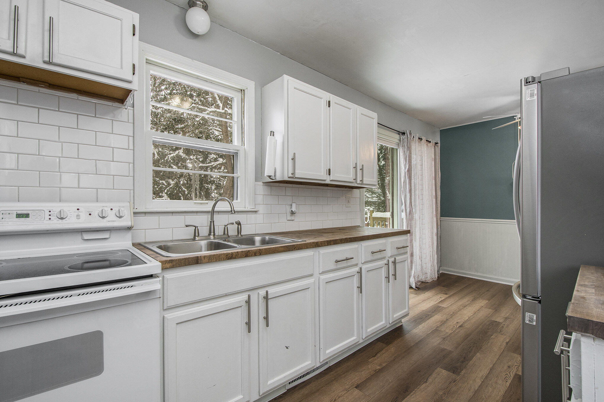 315 Hall Street Belding, MI 48809 - Photo 14 of 30 Kitchen