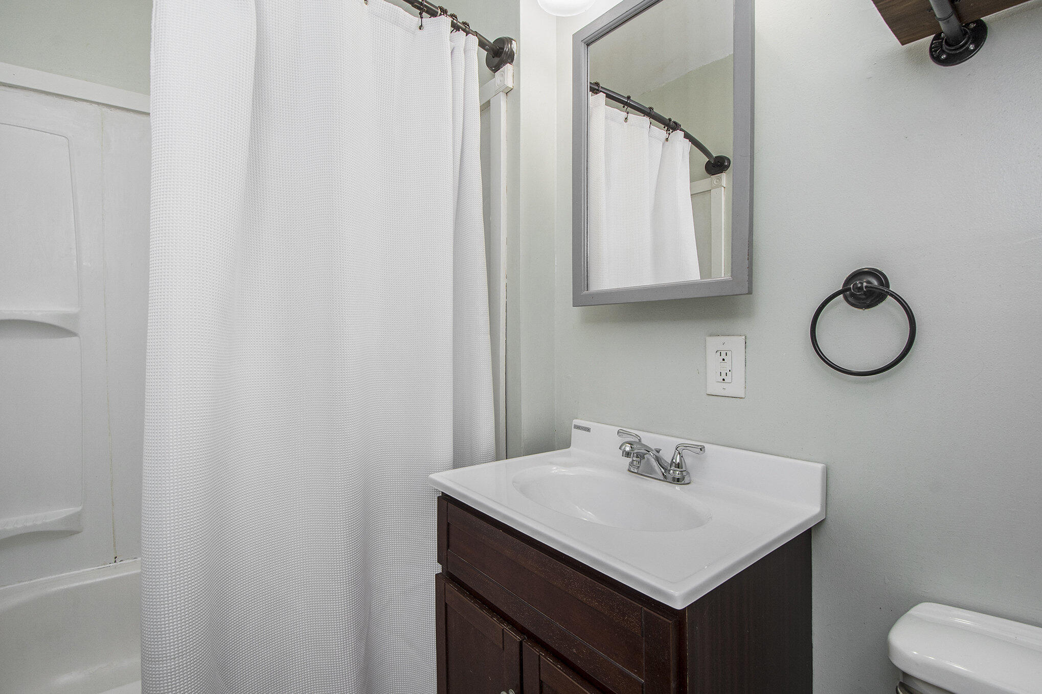 315 Hall Street Belding, MI 48809 - Photo 22 of 30 Bathroom