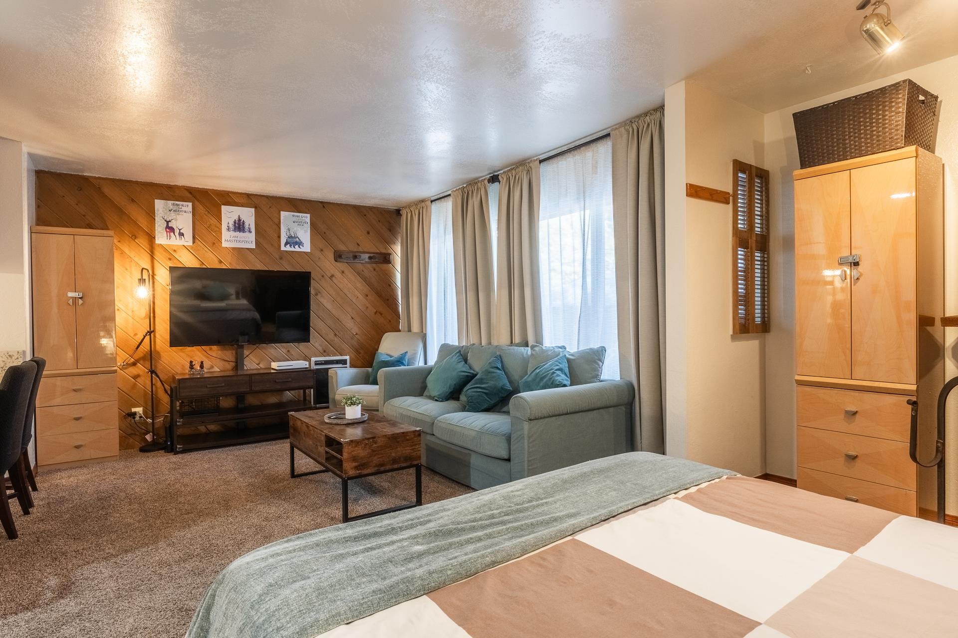 2289 Sierra Nevada Road, Unit G3 Mammoth Lakes, CA 93546 - Photo 2 of 32 Gallery Image 2