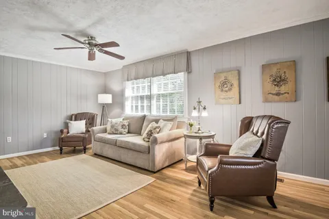 $675,000 | 17601 Prince Edward Drive, Olney, MD 20832