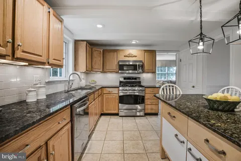 $675,000 | 17601 Prince Edward Drive, Olney, MD 20832